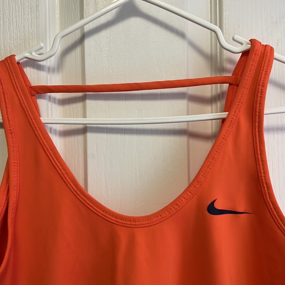 Nike Colour Block Top - Picture 3 of 9